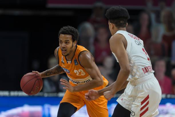 仅是两支强 仅是两支强